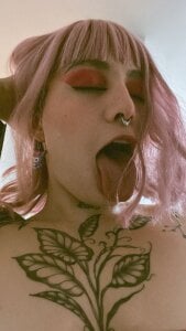 annika_taylor cutie <3 <3 Foto 4