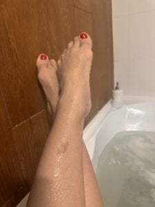 MY FEET od Mari69Juana  3 snímek