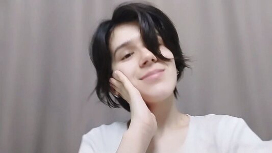 MerrieBarnicle A little cuteness for your feed 🥹✨ Pic 2