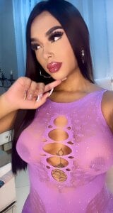 tinaqueen_noa I'm not showing everything... but enough so that you can't stop imagining 😏🔥 Foto 3