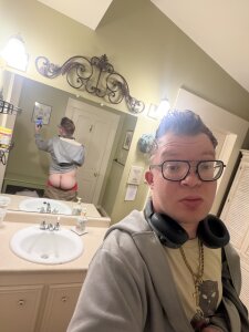 Mr-Red1997 Public Pic 5