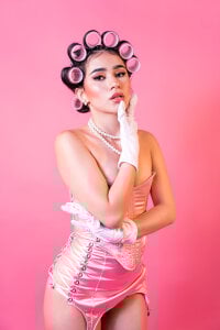 Arii_moon 🤍 Tender curves made to be adored. Pic