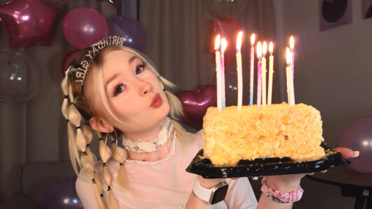 minigirl HAPPY BD Pic 3