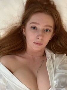 ArdithGoodrich Rest on the bed Pic