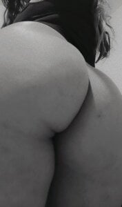 Emalu_777 Public Pic 3