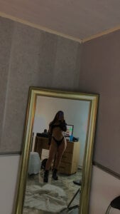 Vickyallien Public Pic 2