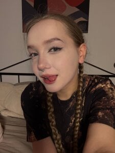 bambi_lu go u like this style? 💀fake piercing💀 Pic 4