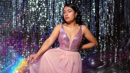 Roxanne_Han Your Midnight Wish 💖🎇 Pic