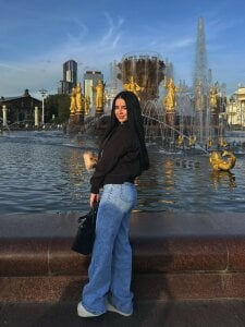 LavetaRoark Public Pic 4