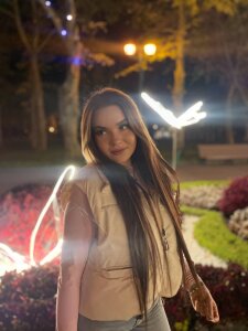 Angelina_REU evening promenade Billede