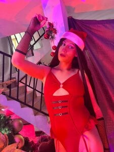 Jazmin_trans MERRY CHRISTMAS GUYS (rain of gifts for me) 𖹭𖹭 slika