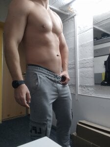 trainwithme In the changing room at the gym!!! Pic 7