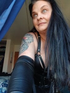 GeeKneeBee Public Pic 6