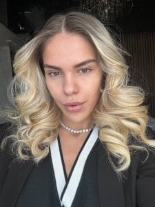 ChloeVelvet Public Pic 3