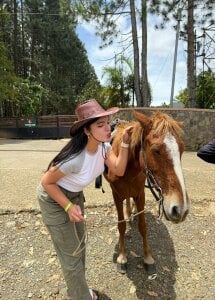 A woman whose passion is like this.🤎🤠 de TS-SimplyTheBest  2 Imagens