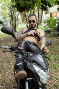 Matt_Ferrer Wanna go for a ride ? 😈 Photo 3