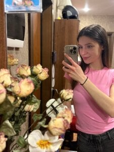 MinaMancilla pink vibe Pic 3