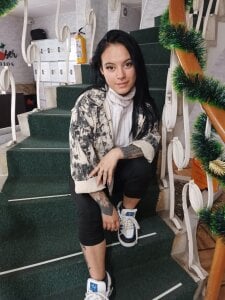 Dahyana_Klymt Public Pic 3