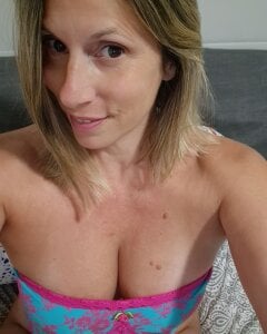Ina_HotX Public Pic 3