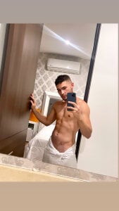 Steve-Carter Mirror Pic 3