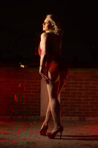 MissEscarleth dressed at night Photo 2
