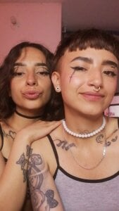 AlexxaAndRileyyPublic图片