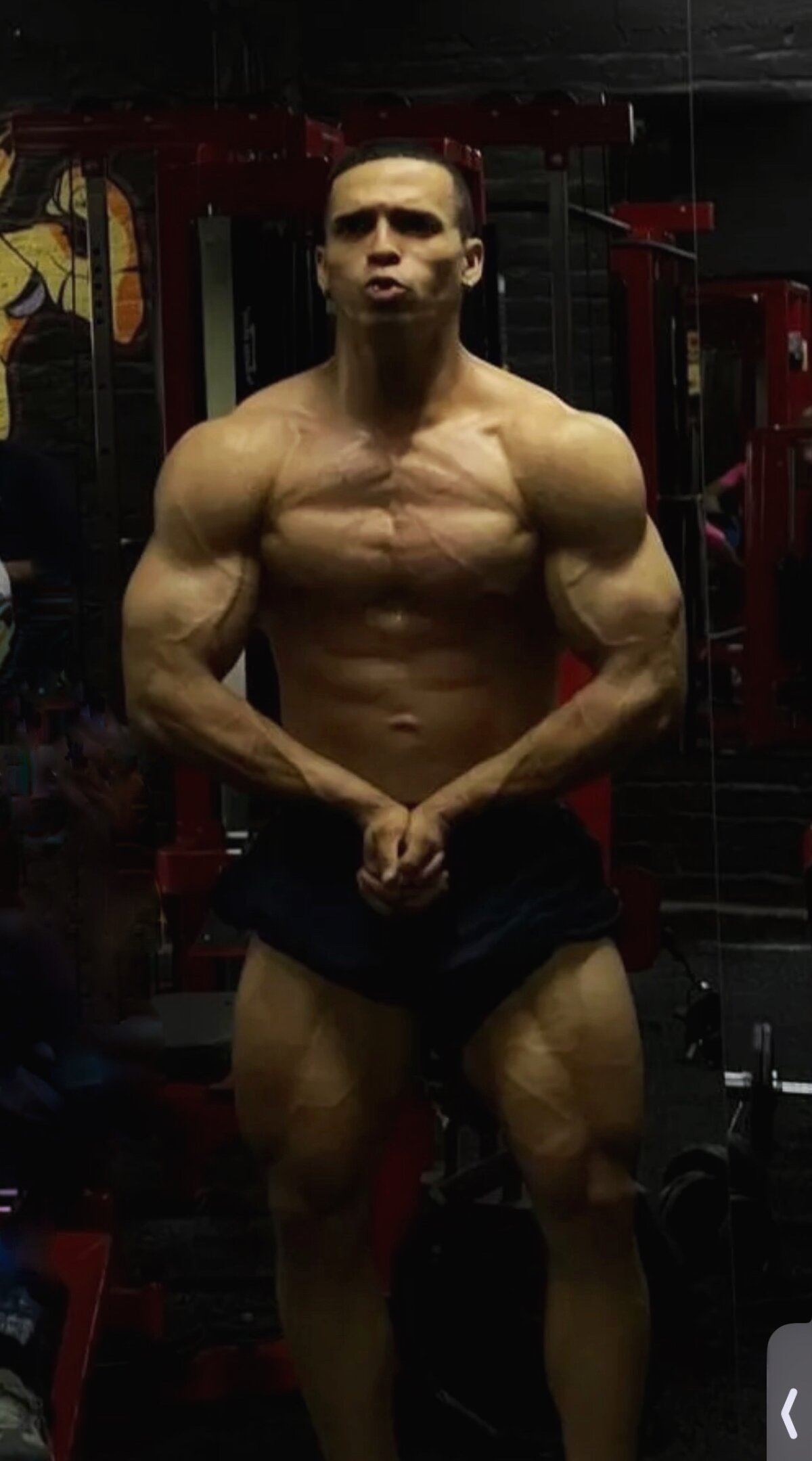 ChristopherBlack_ immagine di tendenza 4601