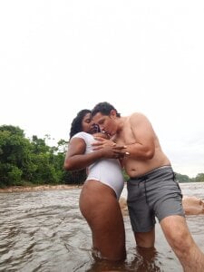 In the river od Karen-hotx  2 snímek