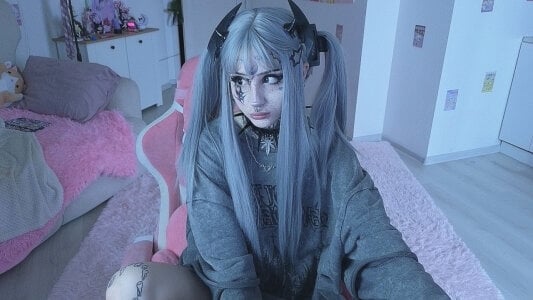 Nana_stolass A cyber girl has to please you Foto 3