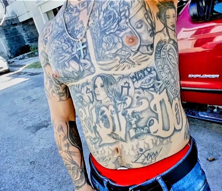 MrTattoosCholo adlı kullanıcının viral fotoğrafları:  1080