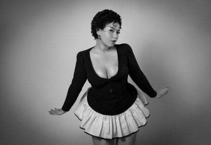 MillyHotsoon B/W photography Pic 5