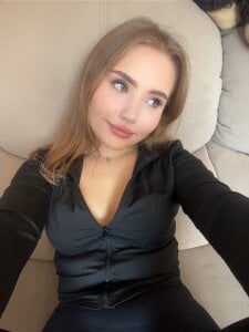 amelia_shiny_ Public Pic 5