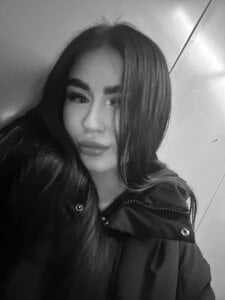 CoreenYorton 🖤 Fotka 4