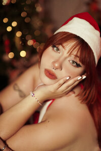 Cherry_Cattt Merry Christmas Pic 2