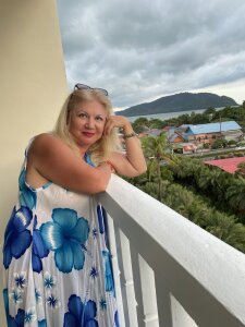 Hornystepmom29 Public Pic 2