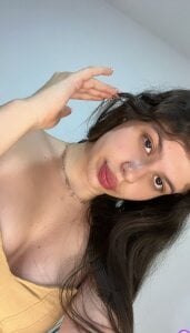 Gaia_Collins Penetrating gaze 💞 Hình