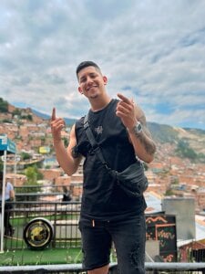 _robertobaggioo Public Gambar