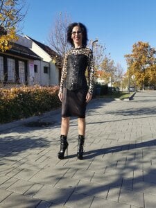 chillimonia Stifelette, Korsett, Rock und Nylons outdoor slika 7