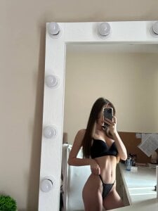 Eve_Berry Public Pic 9