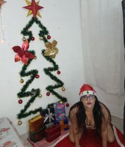 ValeriaHairy Christmas Pic