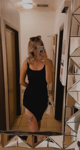 horny_babe96 Public Pic 7