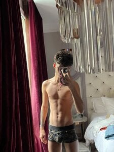 back_thomson THOMSON IN BOXER 🥵 Immagine  3