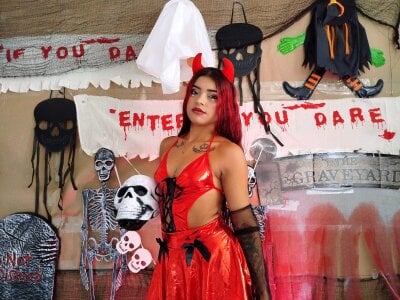 CristalLoren 😈sexy devil😈 Pic 2