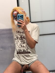 Samuel_Matthew I feel so hot when I’m on public Pic