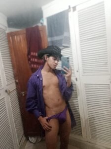 Victor_LatinBoy Public Pic 3