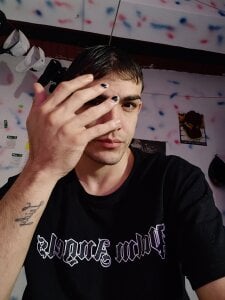 themaykiin18 Nice poses, but the face doesn't help. Pic 7