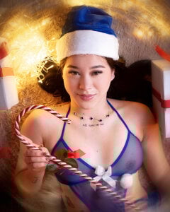 Emily_Frostt Winter Mischief.. Merry Christmas🎄🎁 Pic 2