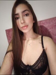 Arya_Grey Public Pic