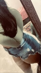 Bold-latinaa Public Fotka