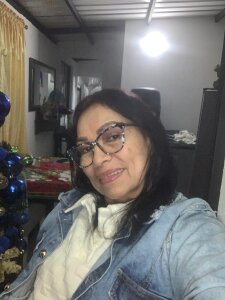 HOT_LATINA20のGirl😜の 2枚の写真